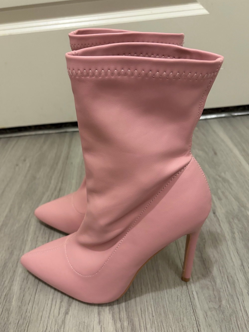 New Boohoo Pink Pointed-Toe Sock Boots